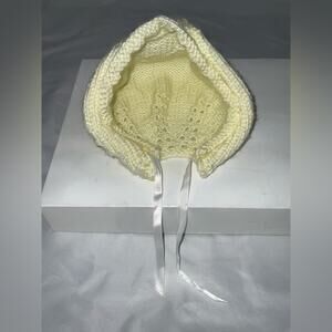 NEW HANDMADE CREAM WHITE KNITTED BABY NEWBORN BONNET CAP WITH RIBBON TIE